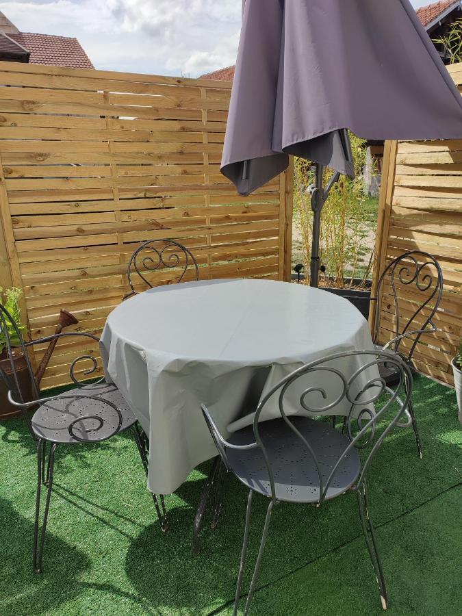 Maison De Campagne Avec Grand Parking Prive -Calme Et Serenite Chevincourt Екстериор снимка